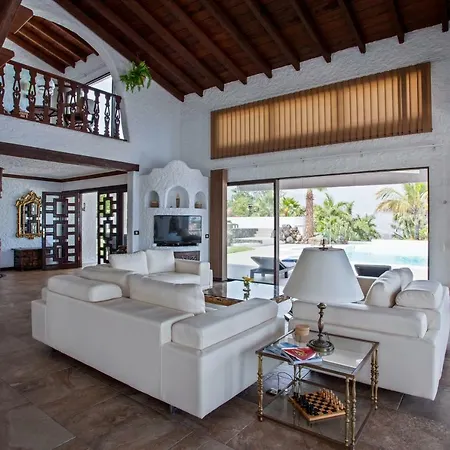 Вилла Casa Rocas *