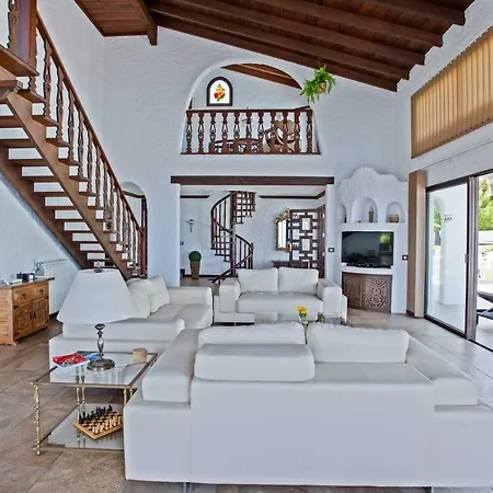 Casa Rocas Villa *