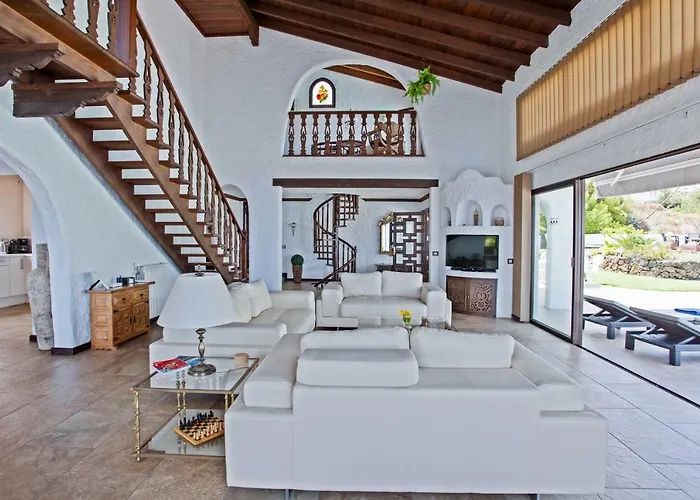 Casa Rocas Villa *